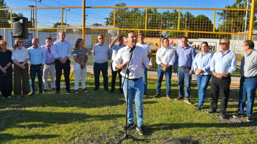 El Gobernador habilitó infraestructura deportiva en clubes curuzucuateños