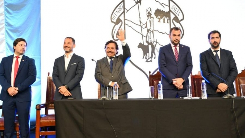 El gobernador Sáenz participó en la asunción del nuevo intendente de Salta
