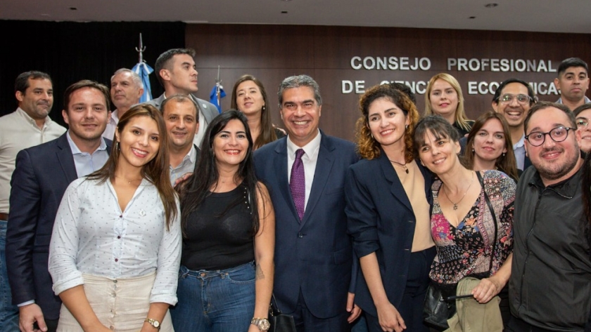 Capitanich anunció medidas económicas destinadas a jóvenes, entidades profesionales y asociaciones civiles