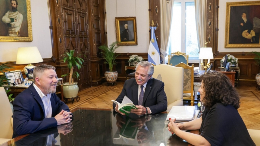 El presidente mantuvo un encuentro con la ministra de Salud y el psiquiatra Santiago Levin