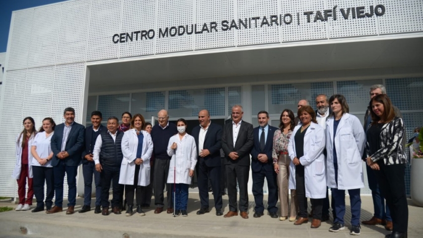 Manzur recorrió el nuevo Hospital Modular en Lomas de Tafí