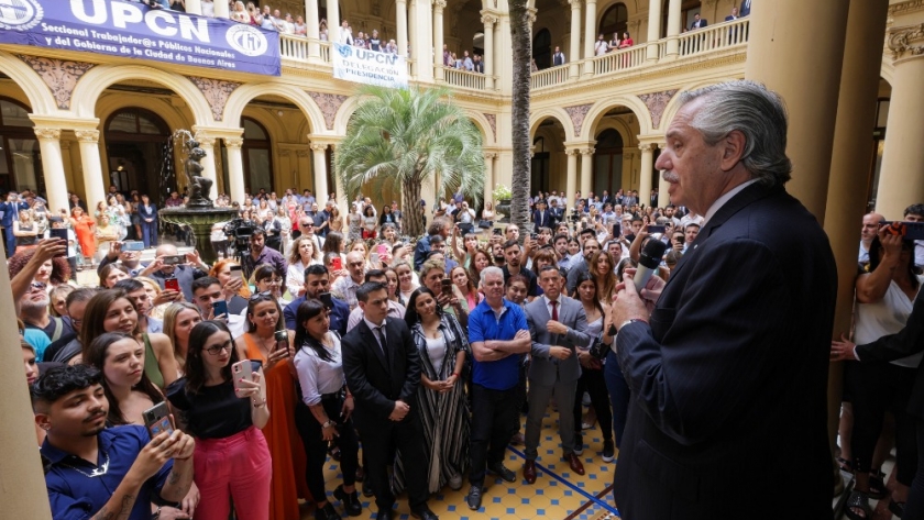 Alberto Fernández celebró las fiestas de fin de año con trabajadores y trabajadoras de la Casa Rosada