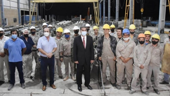 <Reactivación de la Industria: Capitanich visitó fábrica de estructuras para redes eléctricas