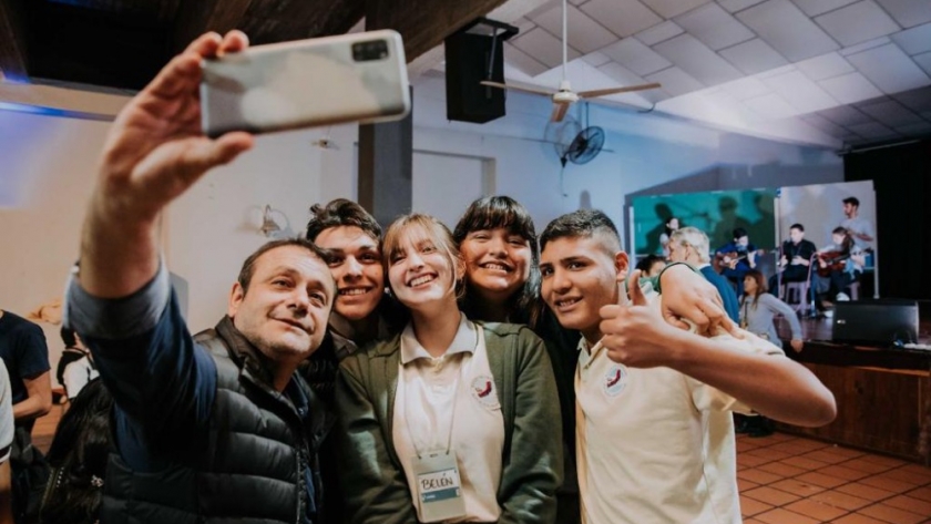 Herrera Ahuad acompañó a estudiantes secundarios en el cierre del programa “Scholas ciudadanía”