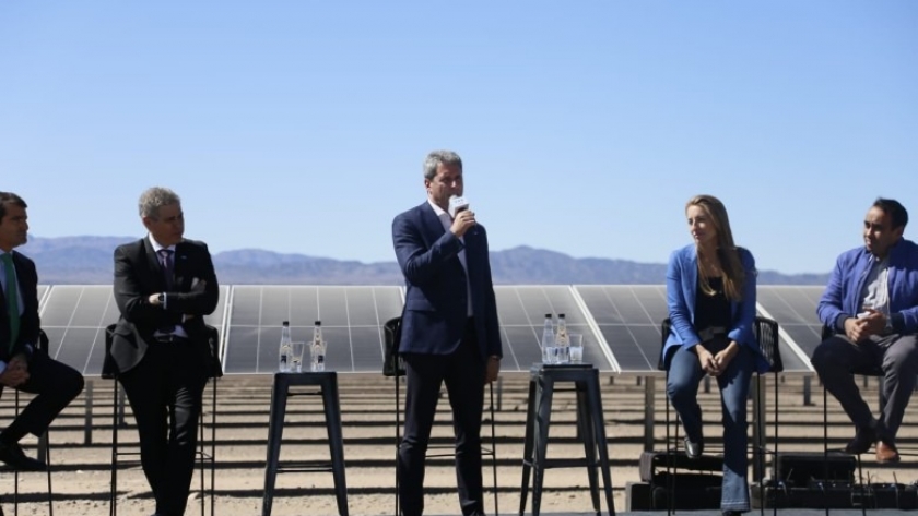 El gobernador inauguró en Iglesia el Parque Solar Zonda, el más grande de Argentina