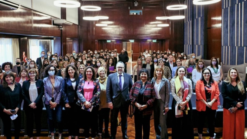 El ministro Kulfas destacó la importancia de avanzar en la igualdad de género en el entramado productivo
