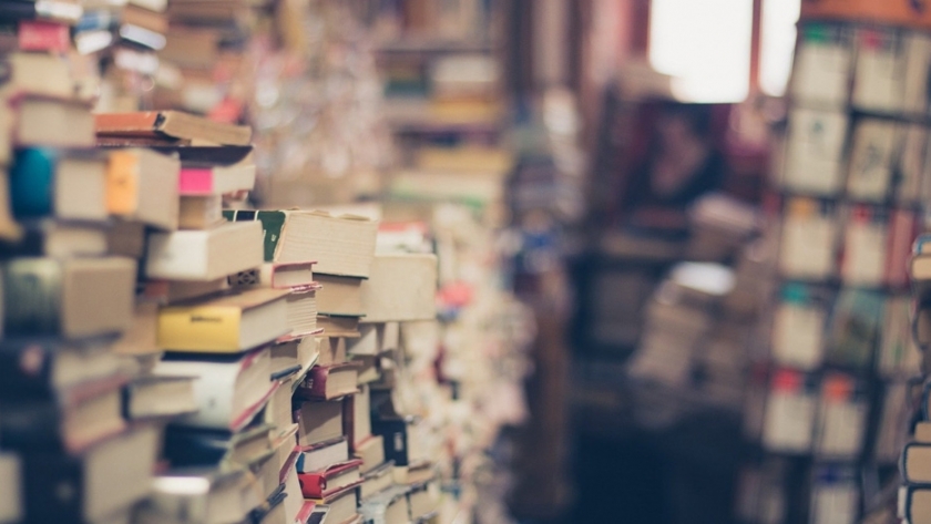 Excepciones al aislamiento obligatorio: se podrán vender libros por internet y entregarlos a domicilio