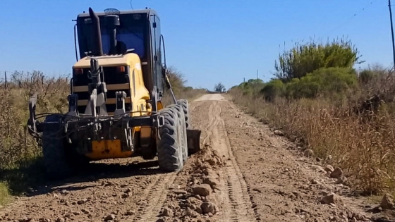 Vialidad trabaja en la conservación de caminos productivos de Cerrito en el departamento Paraná