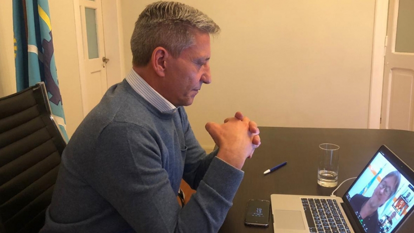 Arcioni participó de un encuentro virtual por el aniversario 67° de El Hoyo y celebró el llamado a licitación de la escuela técnica nº 7.727