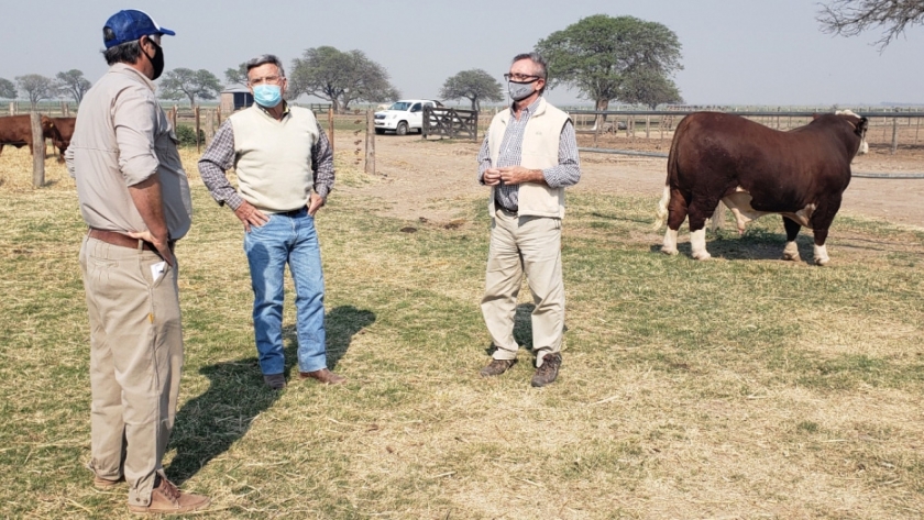 Costamagna recorrió establecimientos agropecuarios del Centro - Norte Santafesino