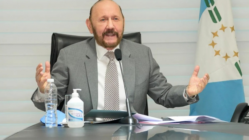 Insfrán dispuso un incremento adicional del 20% para la Administración Pública Provincial