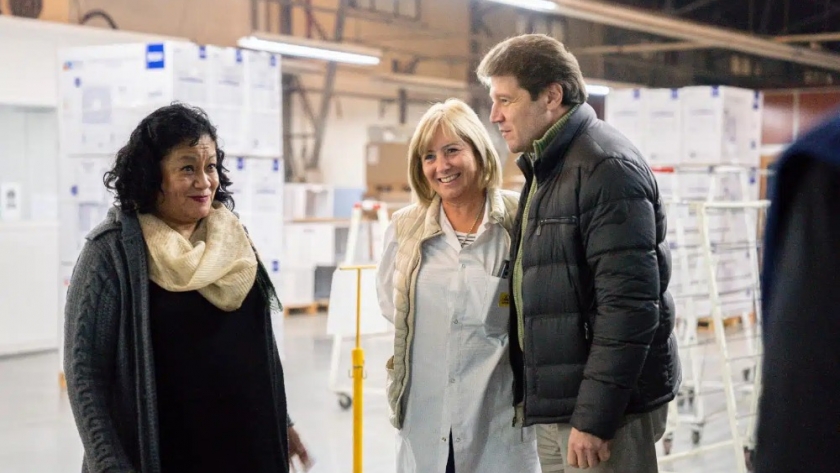 El Gobernador Melella visitó la planta de la Cooperativa Tierra del Fuego ex Audivic