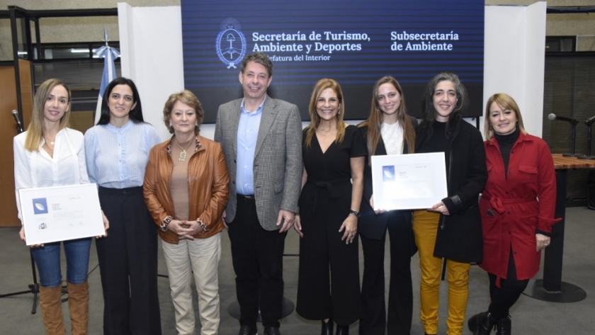 Ambiente distinguió a organismos del Estado por su compromiso con la sostenibilidad