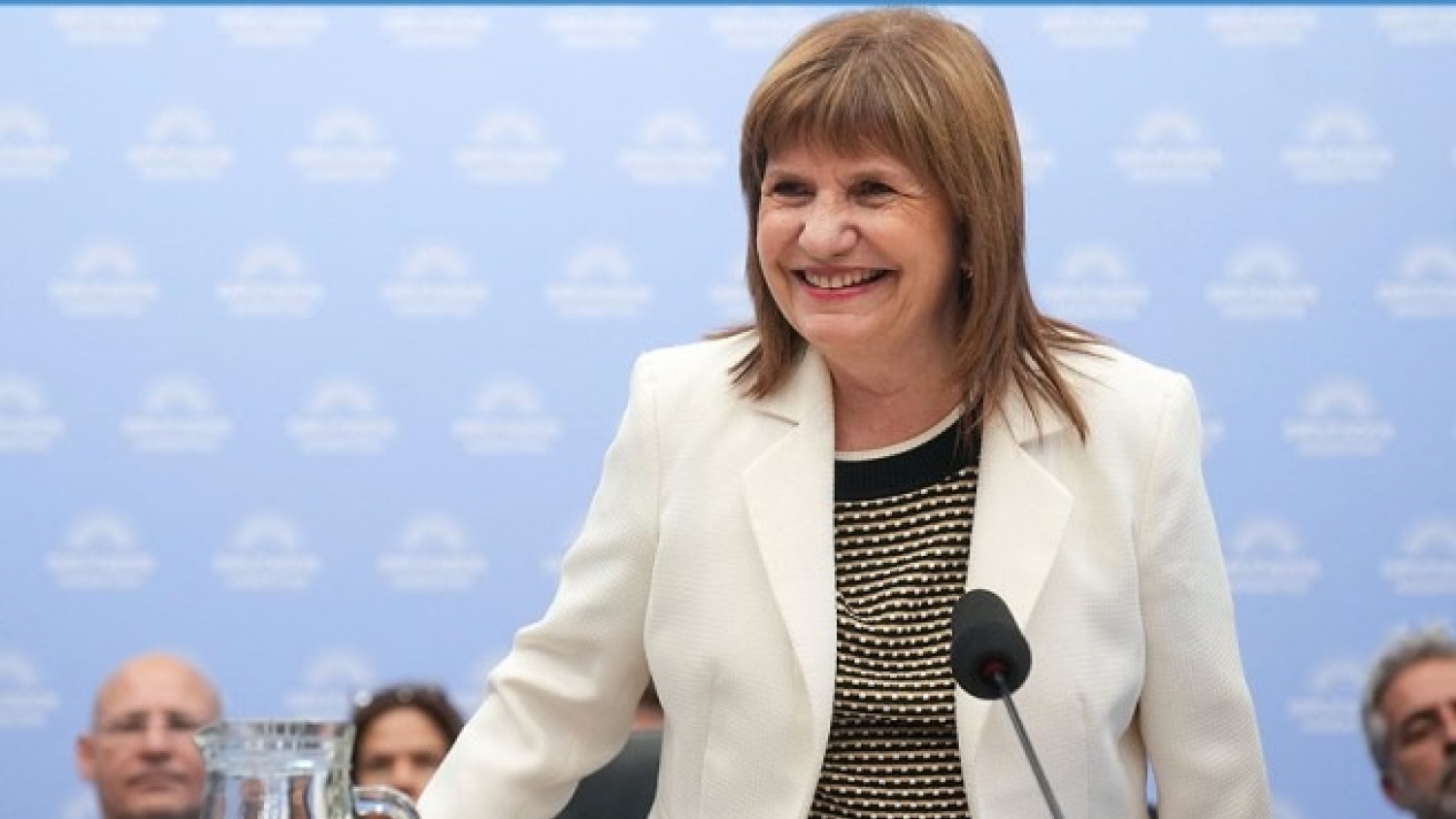 El oficialismo negocia cambios para destrabar la ley de propiedad privada y busca llevarla al recinto del Senado la próxima semana