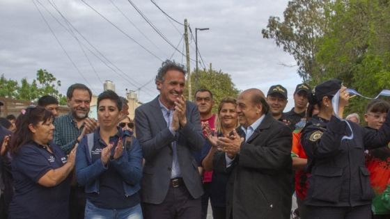En Berazategui, Katopodis inauguró obras de pavimentación en la localidad de El Pato