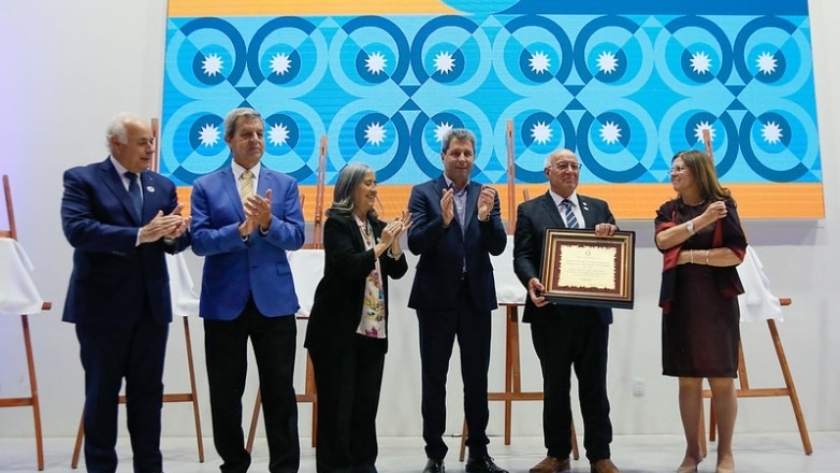Uñac, por los 50 años de la UNSJ: “Debe seguir siendo pública y gratuita para los sanjuaninos y quienes vienen a formarse aquí”