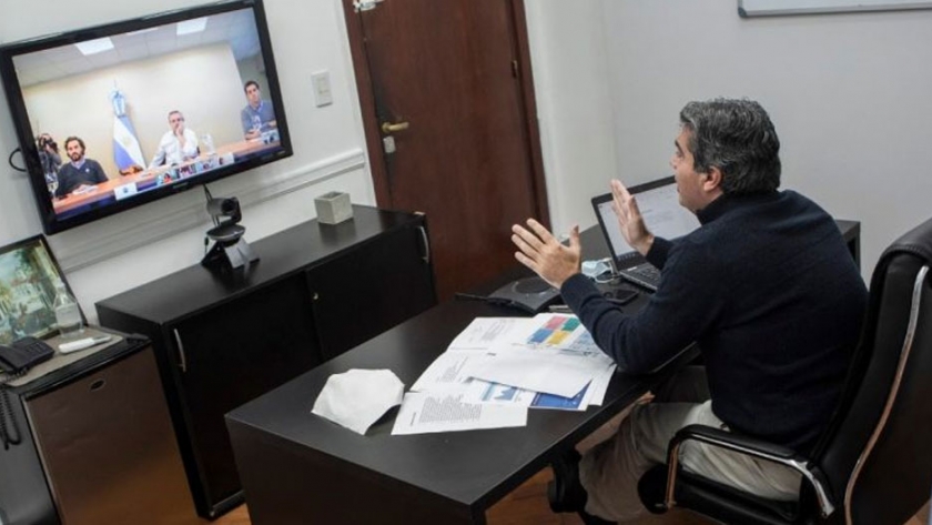 En teleconferencia con Alberto Fernández, Capitanich confirmó la firma del convenio para 200 viviendas en el Gran Toba
