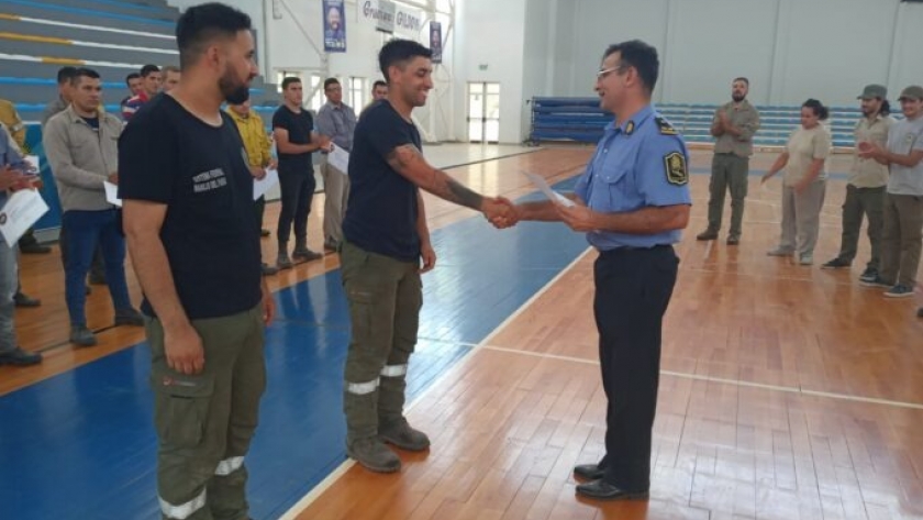 Se desarrolló con éxito el curso de combatientes forestales