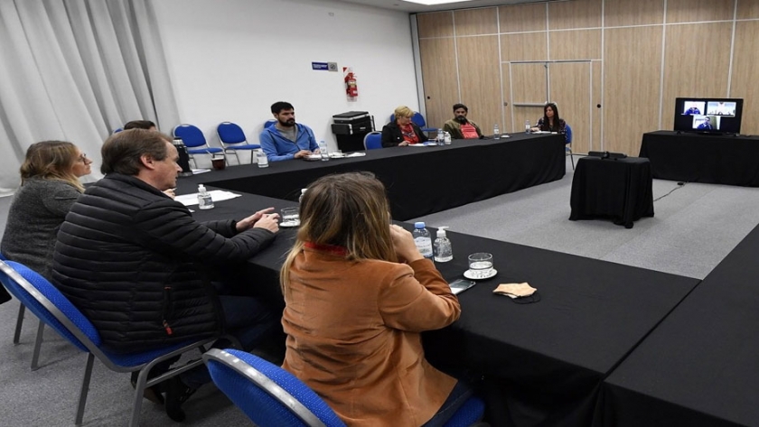 "Fortalecer el tejido social es el objetivo común", dijo Bordet