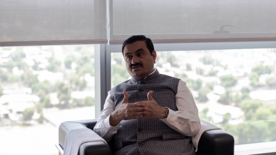Adani desembarca en Argentina: el magnate más rico de Asia invertirá US$ 70 millones para impulsar el proyecto de GNL en Río Negro