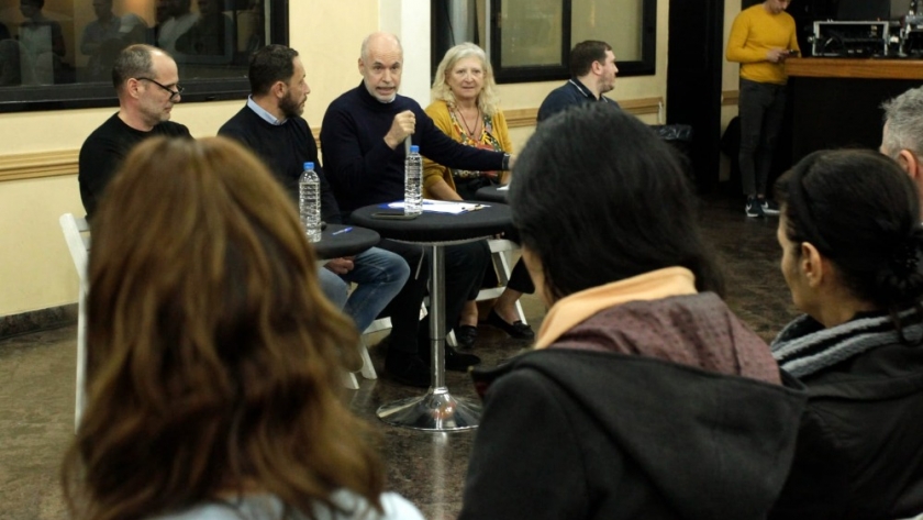 Rodríguez Larreta se reunió con vecinos de San Cristóbal