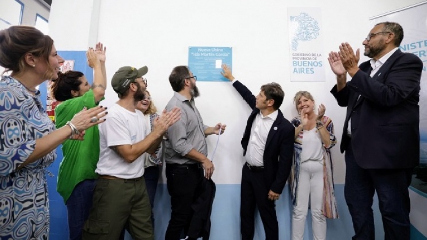 Kicillof inauguró una usina y recorrió el Parque Fotovoltáico en la Isla Martín García