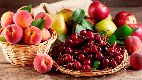 China transforma su industria frutícola: crisis del durazno y expansión récord de las cerezas