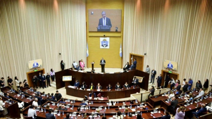 Rolando Figueroa y Gloria Ruiz asumieron su mandato para el período 2023 -2027