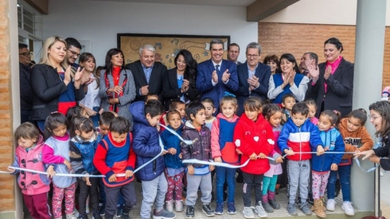90° Aniversario de San Bernardo: Capitanich acompañó a la comunidad con la inauguración de un jardín de infantes y entrega de equipamiento