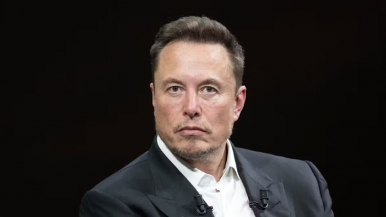Tesla refuerza su vínculo con Elon Musk: paquete accionario de USD 30.000 millones para evitar su salida