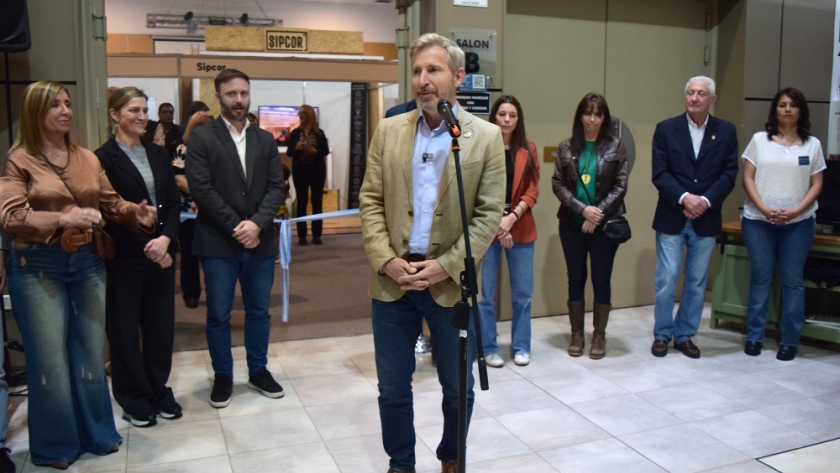 Frigerio encabezó el acto de apertura de la Expo Madera en Concordia