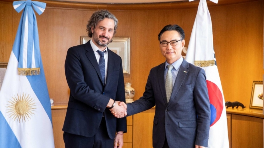 Cafiero recibió al embajador de Corea para potenciar las inversiones en hidrógeno y litio