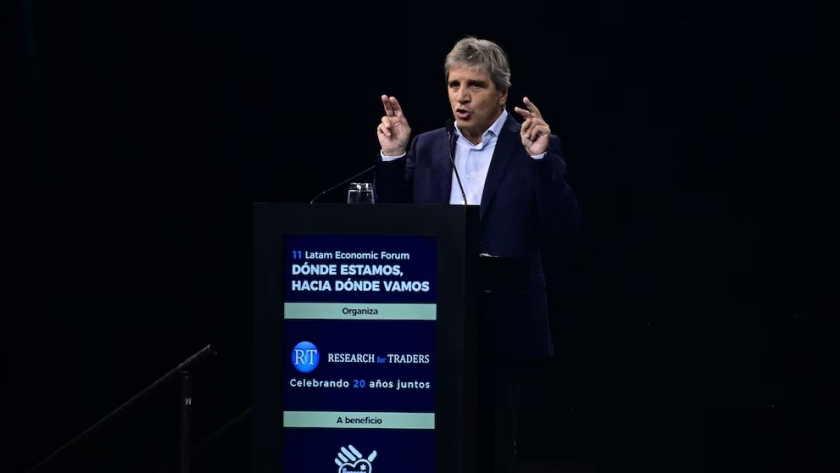 Dólares en circulación: el plan del Gobierno para liberar el ahorro minorista y activar el consumo