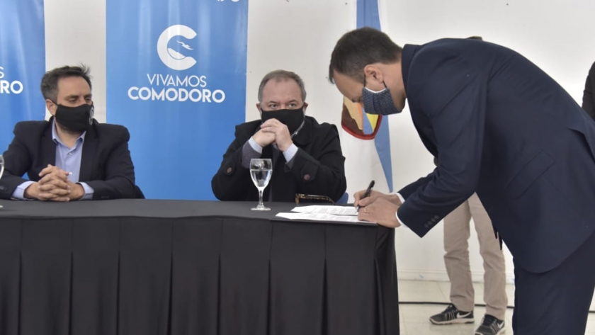 Provincia y el Ministerio de Ambiente de la Nación firmaron convenio para trabajar sobre áreas afectadas por incendios