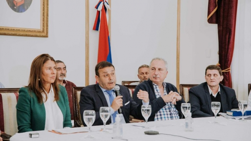 El gobernador acompañó la firma de convenio entre Ceurosp y Energía de Misiones