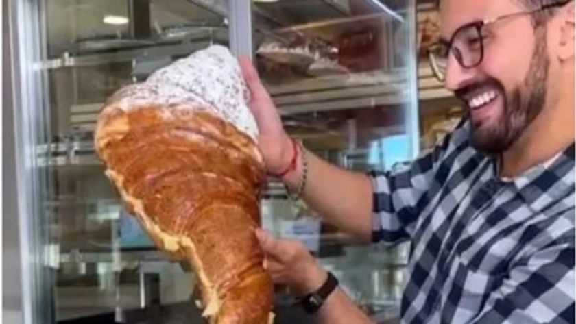 La panadería argentina que hace la factura más grande del país: peso, tamaño y cuánto cuesta