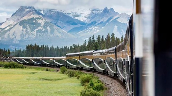 Rocky Mountaineer: el tren con techo de cristal elegido como el mejor viaje ferroviario del mundo