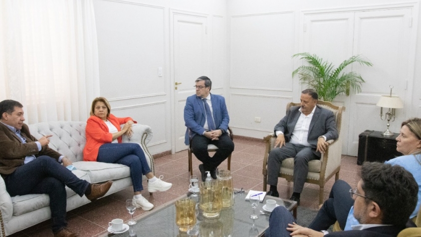 El gobernador Quintela recibió al diputado nacional y presidente del bloque del Frente de Todos Germán Martínez