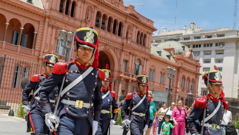 Granaderos a Caballo: Conocé cómo es el cambio de guardia