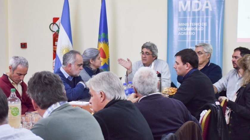El ministro Javier Rodríguez encabezó la Mesa Provincial de Maní