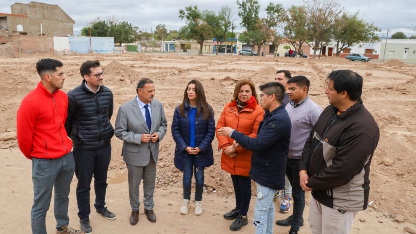 Quintela constató el desarrollo de la obra de la nueva terminal de ómnibus de Chamical