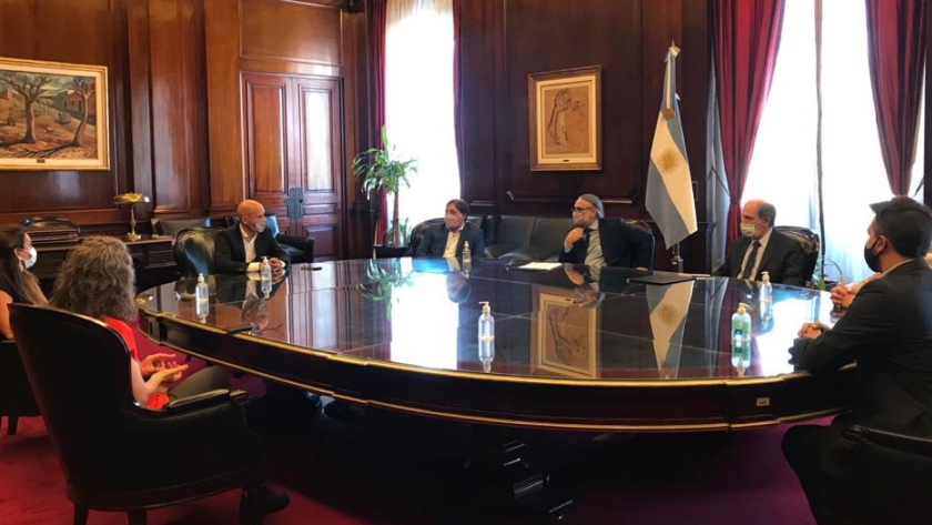 Financiarán créditos para agricultores familiares con tasa subsidiada y garantías del FOGAR por un total de $500 millones