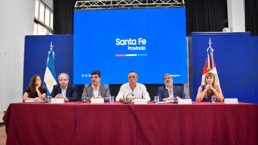 La provincia presentó las herramientas de apoyo al sector industrial ante empresarios en Rosario