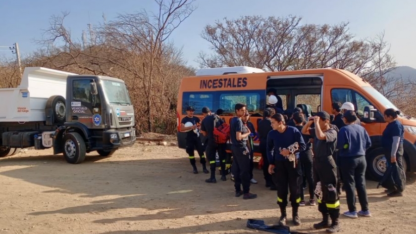 Jornada de desmalezamiento en cerros de la Capital Salteña