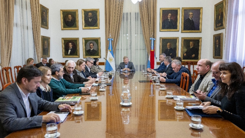 Frigerio impulsa medidas para agilizar inversiones y optimizar la producción provincial