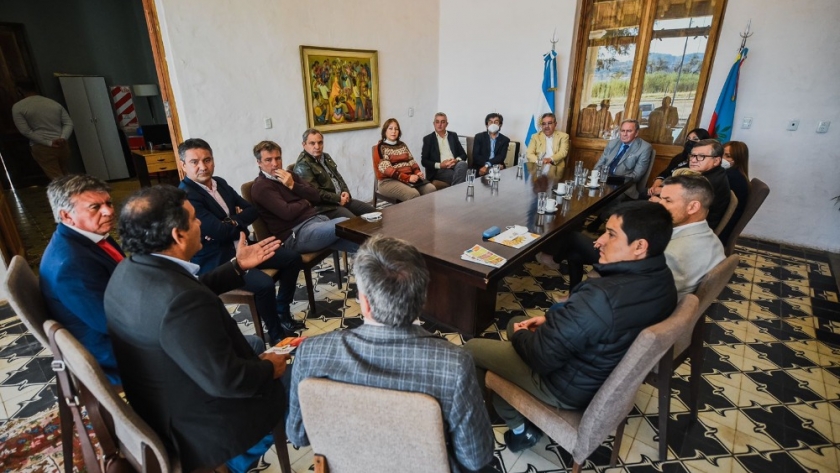 Raúl y legisladores escucharon experiencia de empresarios en misiones internacionales