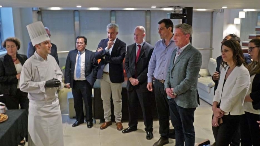 Arcioni se reunió con embajadores para aumentar las exportaciones de productos Chubutenses