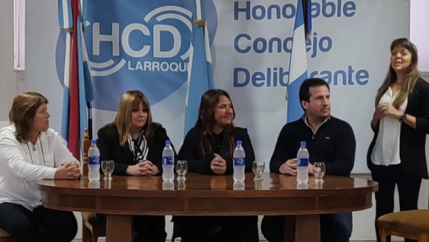 Mediadoras del Ministerio de Justicia brindaron reuniones informativas en Larroque