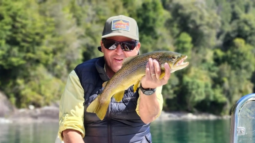 Ya es Ley la actividad de los Guías de Pesca deportiva en Río Negro