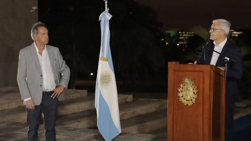 Julián Domínguez y Daniel Scioli encabezaron una reunión de trabajo con empresarios de Brasil y Argentina para potenciar inversiones y exportaciones en el sector pesquero y acuícola